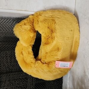 🍁 💛 YELLOW FUR PURSE 💛 🍁